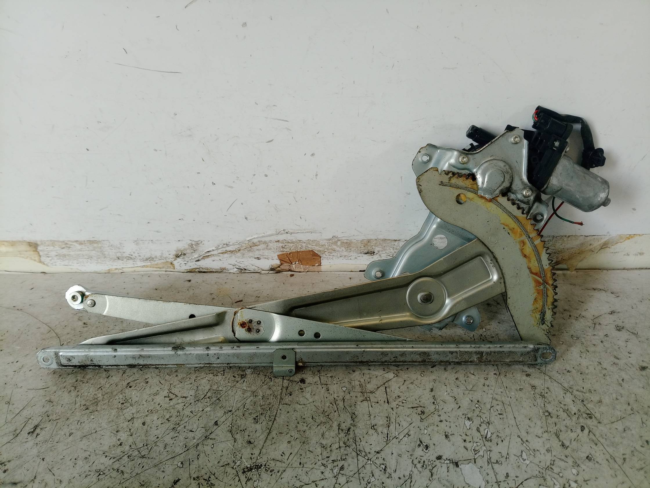 Alzacristallo elettr. porta ant. sx.