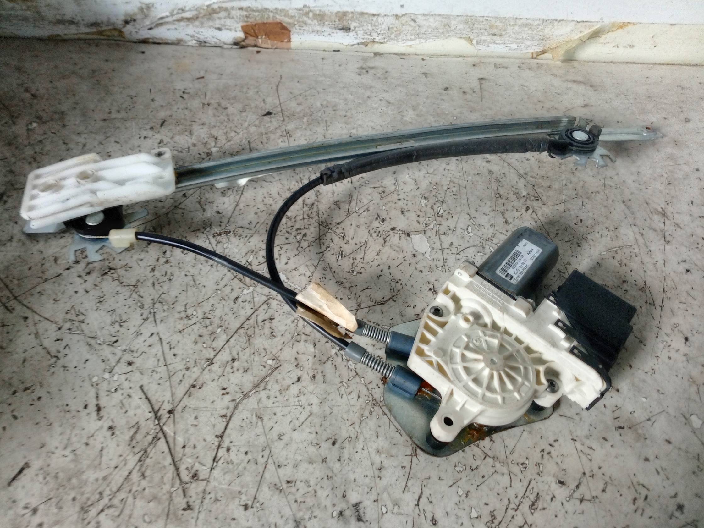 Alzacristallo elettr. porta post. dx.