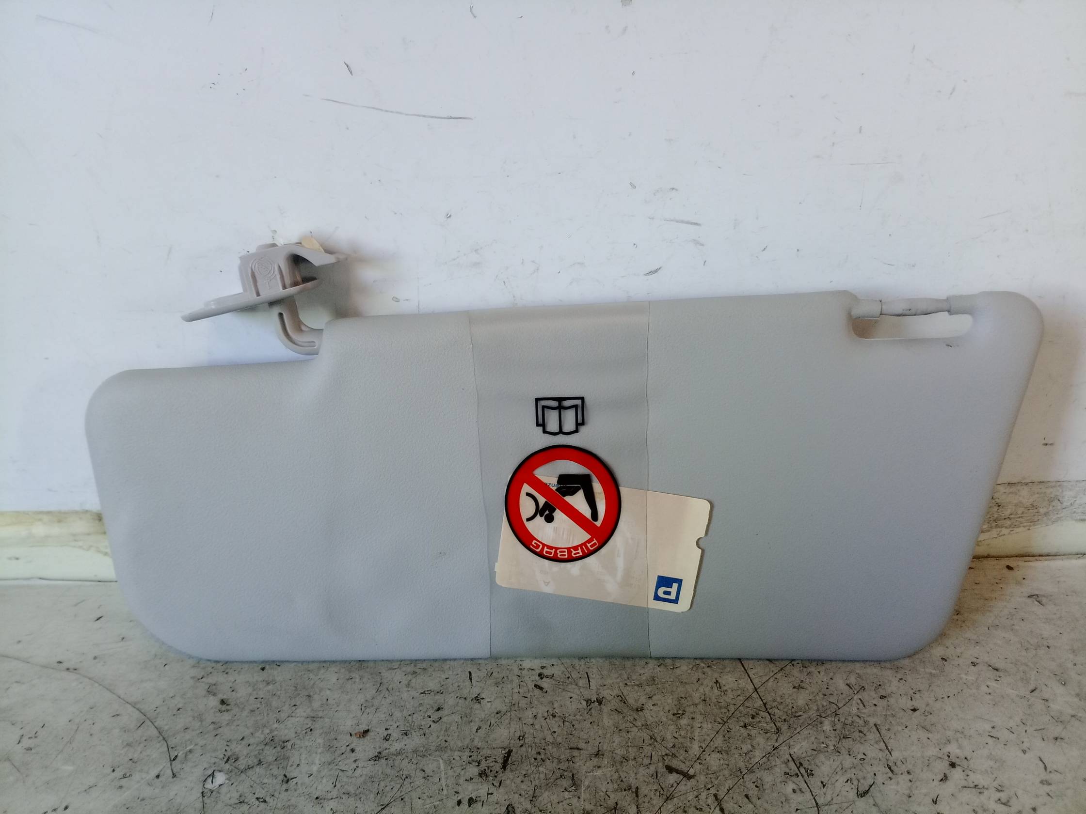 Aletta parasole parabrezza dx.