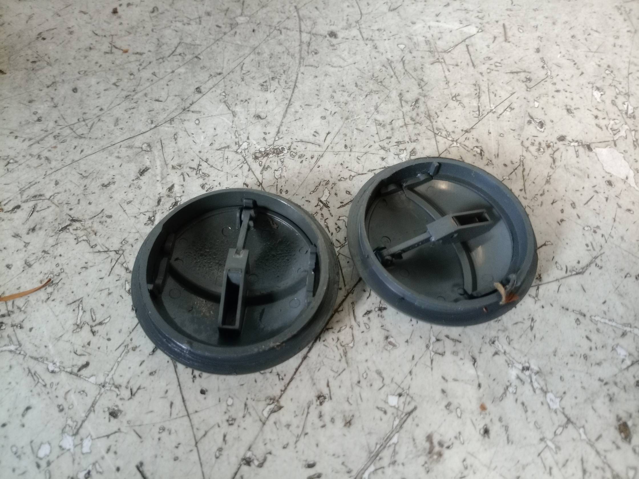 Bocchetta aria lat. cruscotto sx.