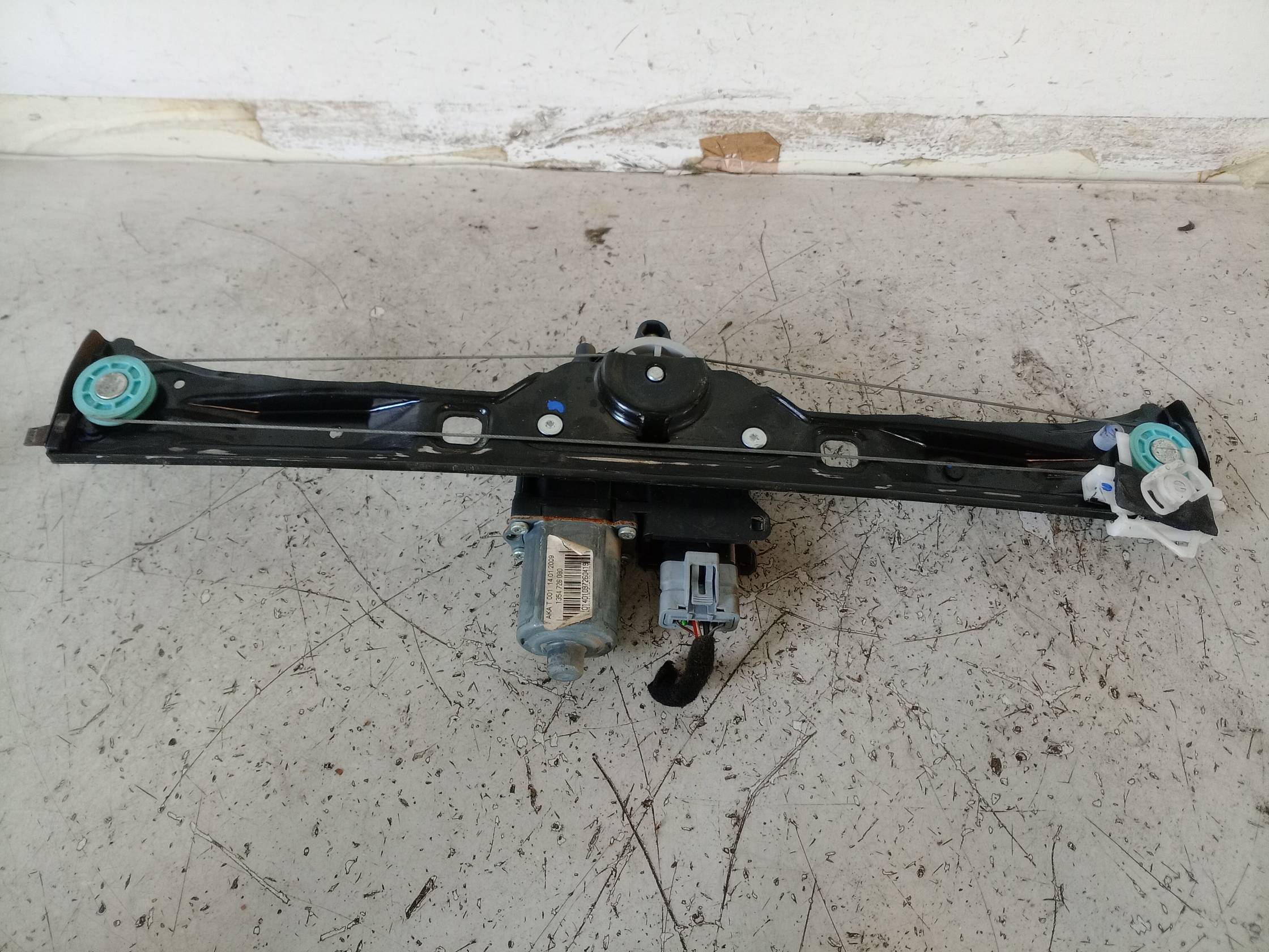 Alzacristallo elettr. porta ant. con motorino sx. Alzacristallo elettr. porta ant. con motorino sx.