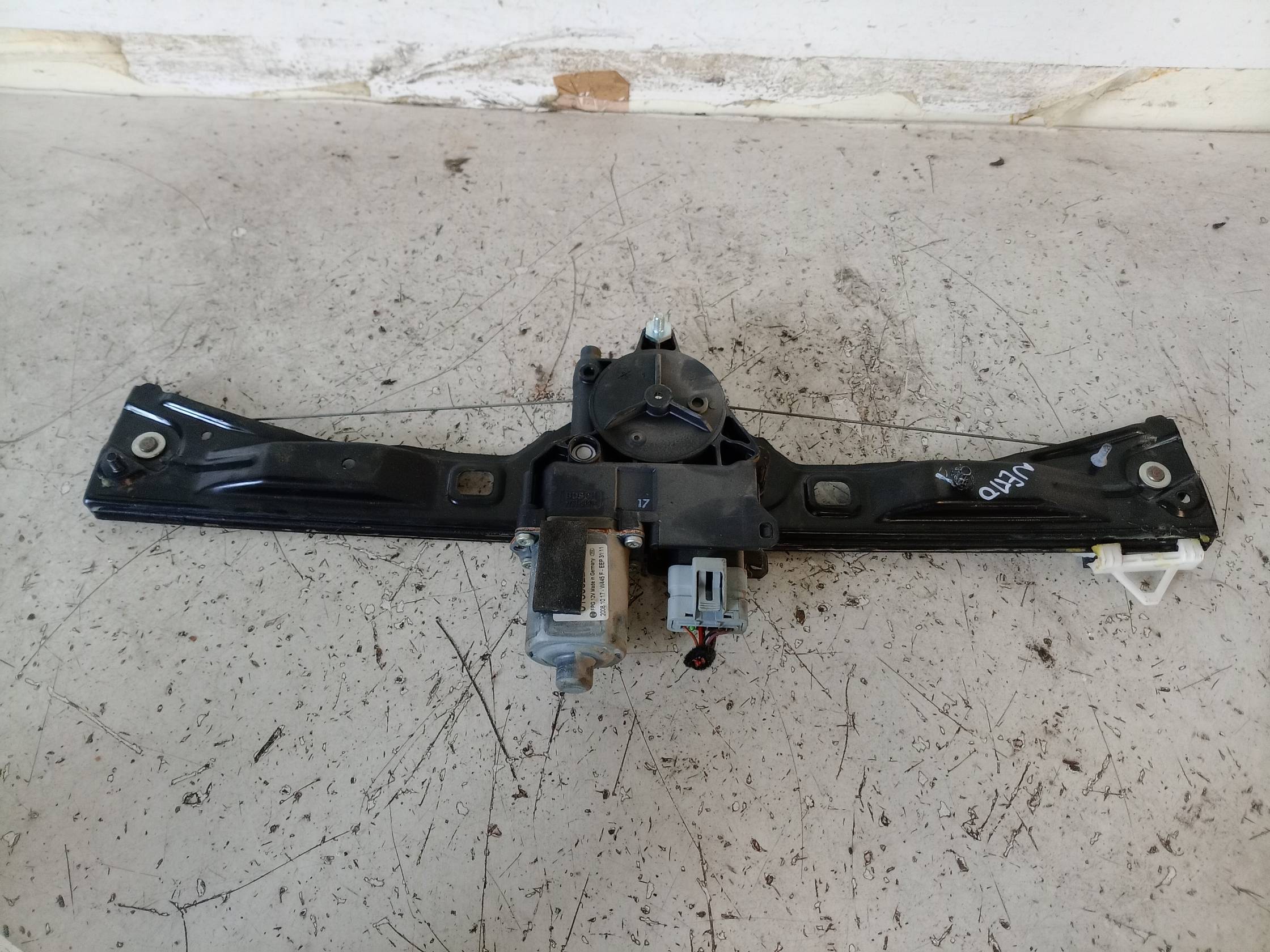 Alzacristallo elettr. porta ant. con motorino dx.