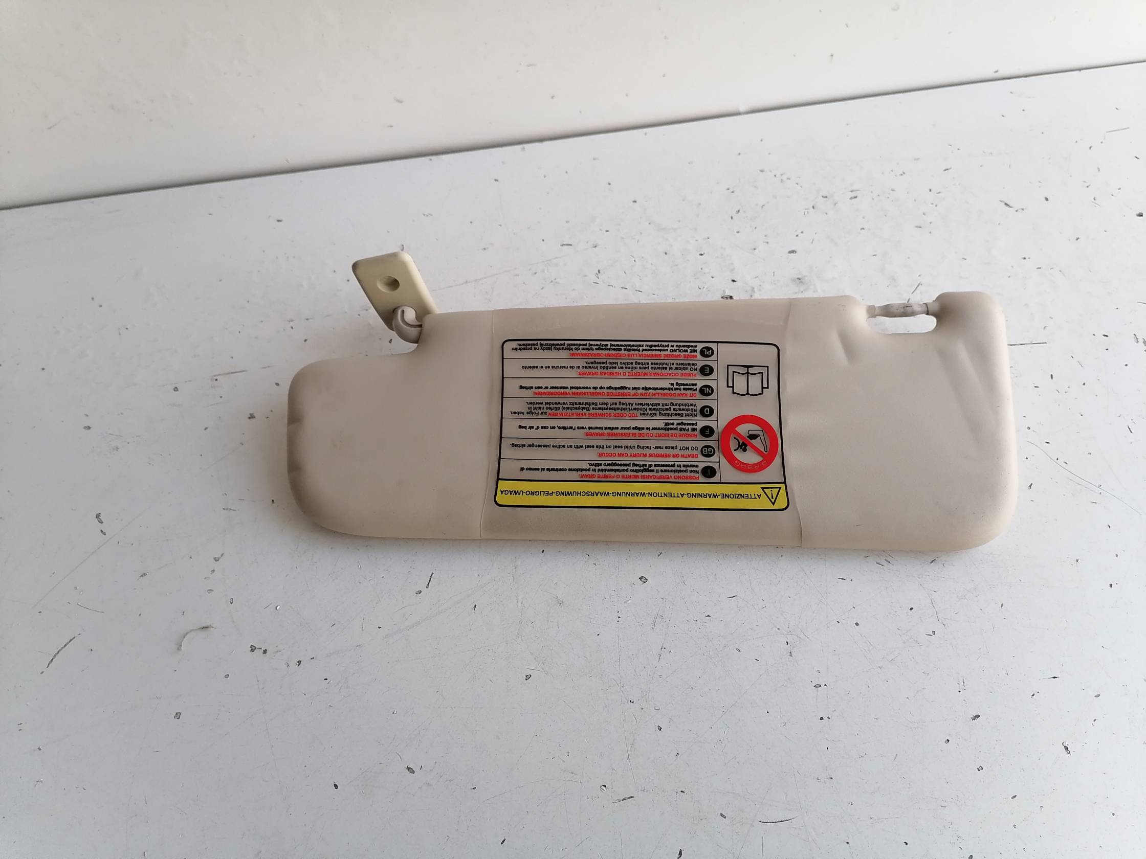 Aletta parasole parabrezza dx.