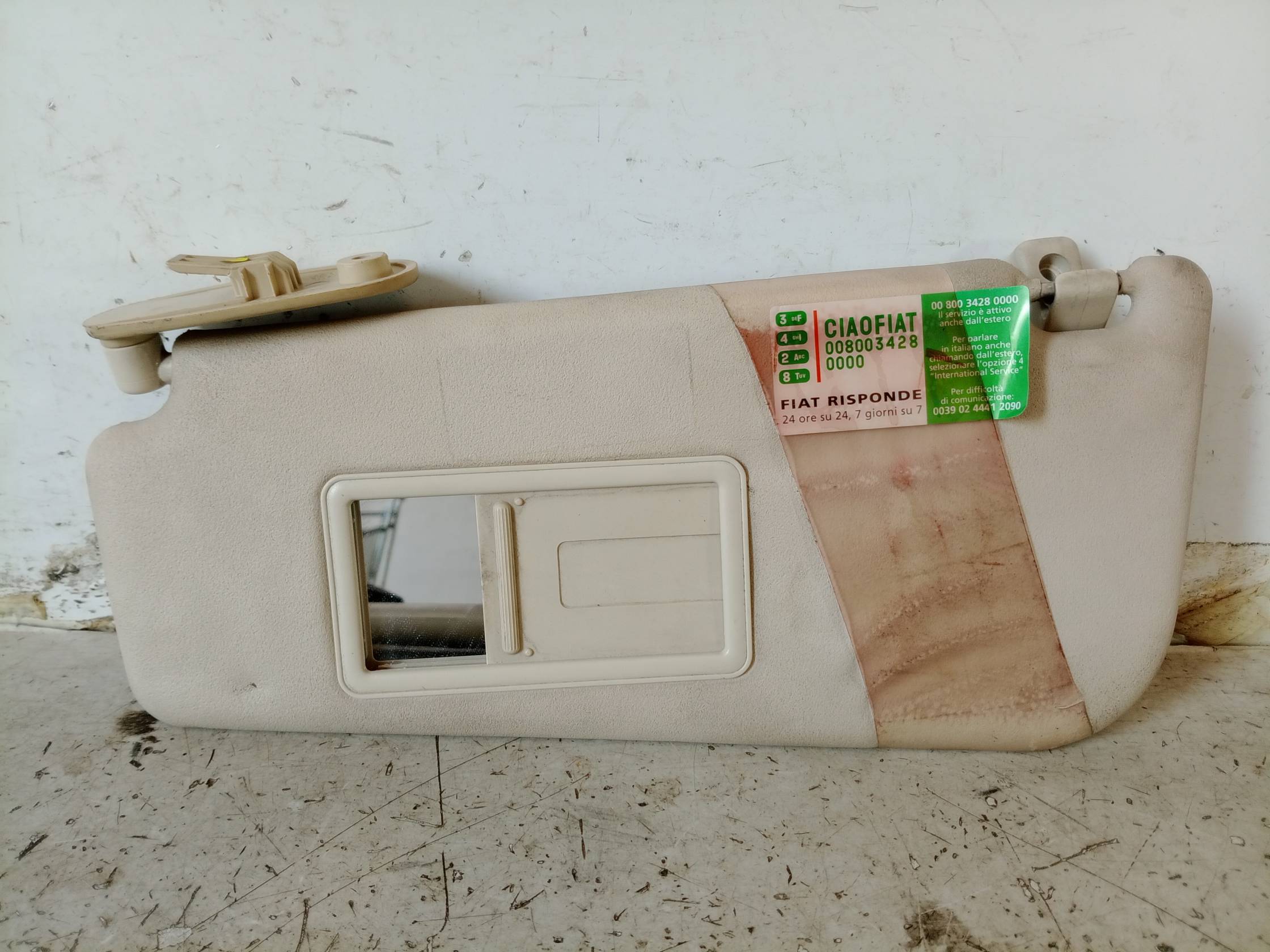 Aletta parasole parabrezza sx.