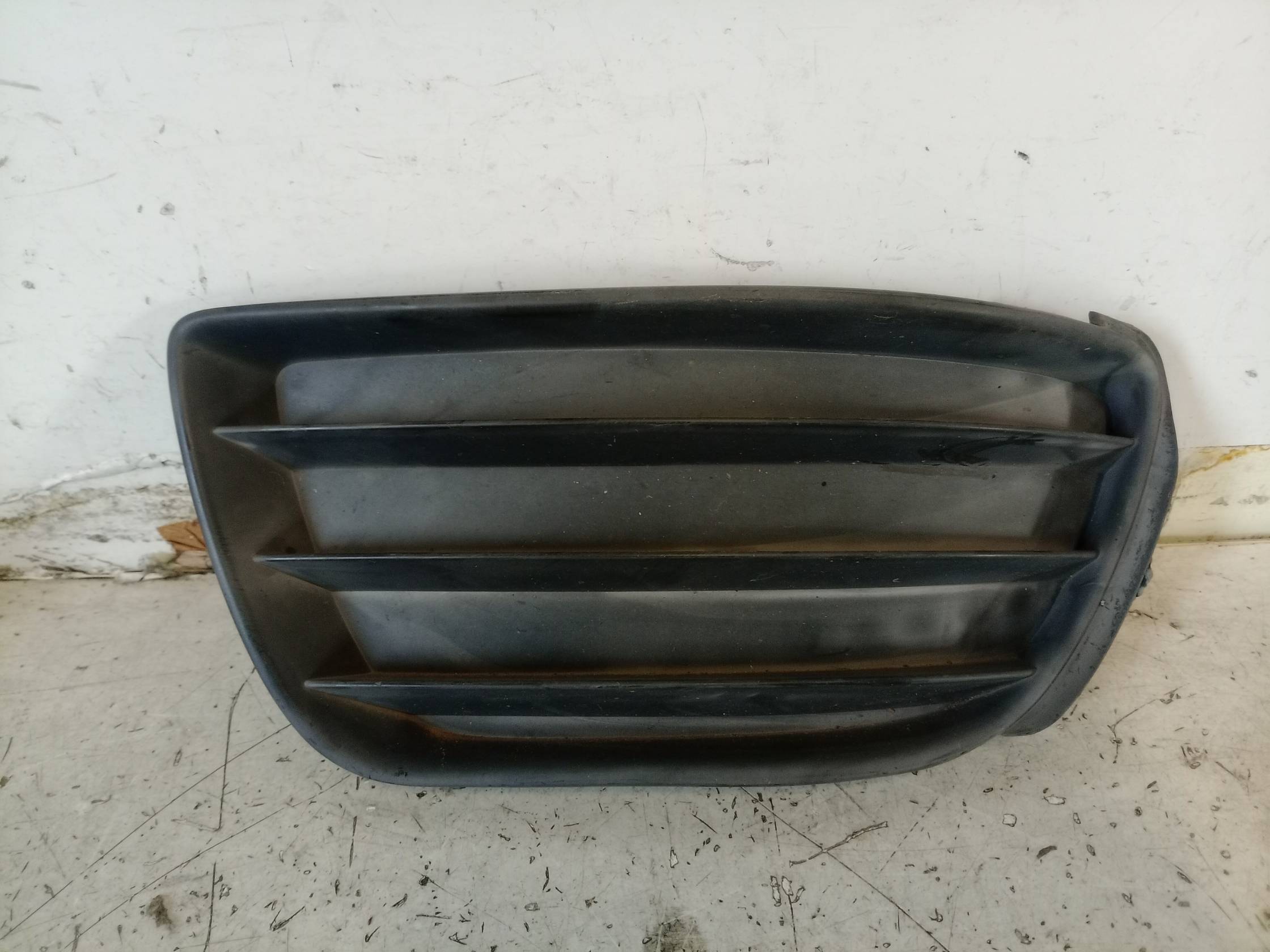 Griglia lat. paraurti ant. sx.