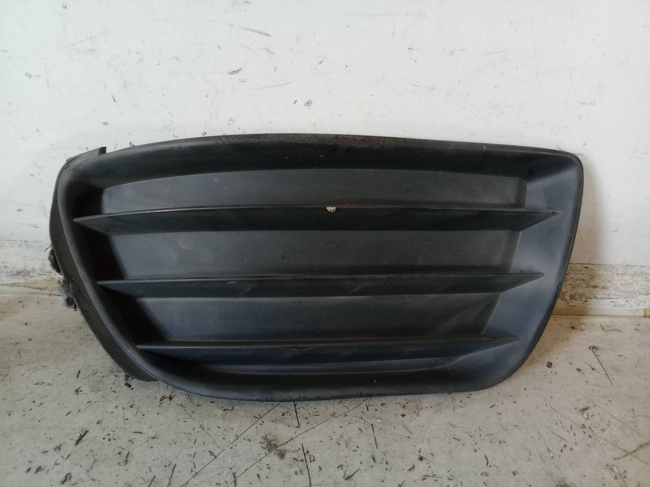 Griglia lat. paraurti ant. dx.