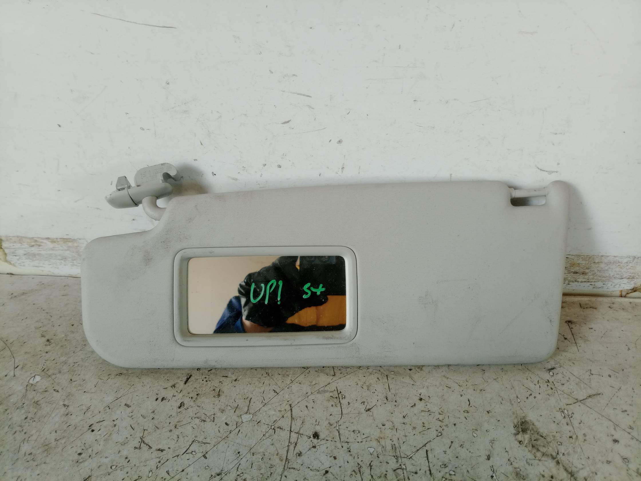 Aletta parasole parabrezza sx.