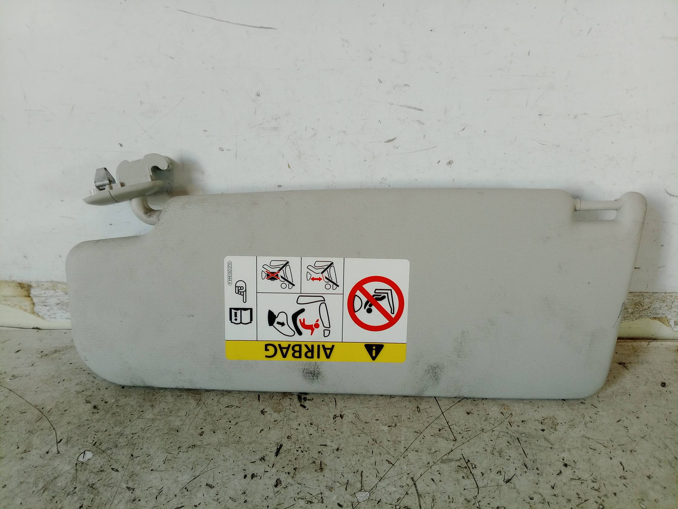 Aletta parasole parabrezza dx.