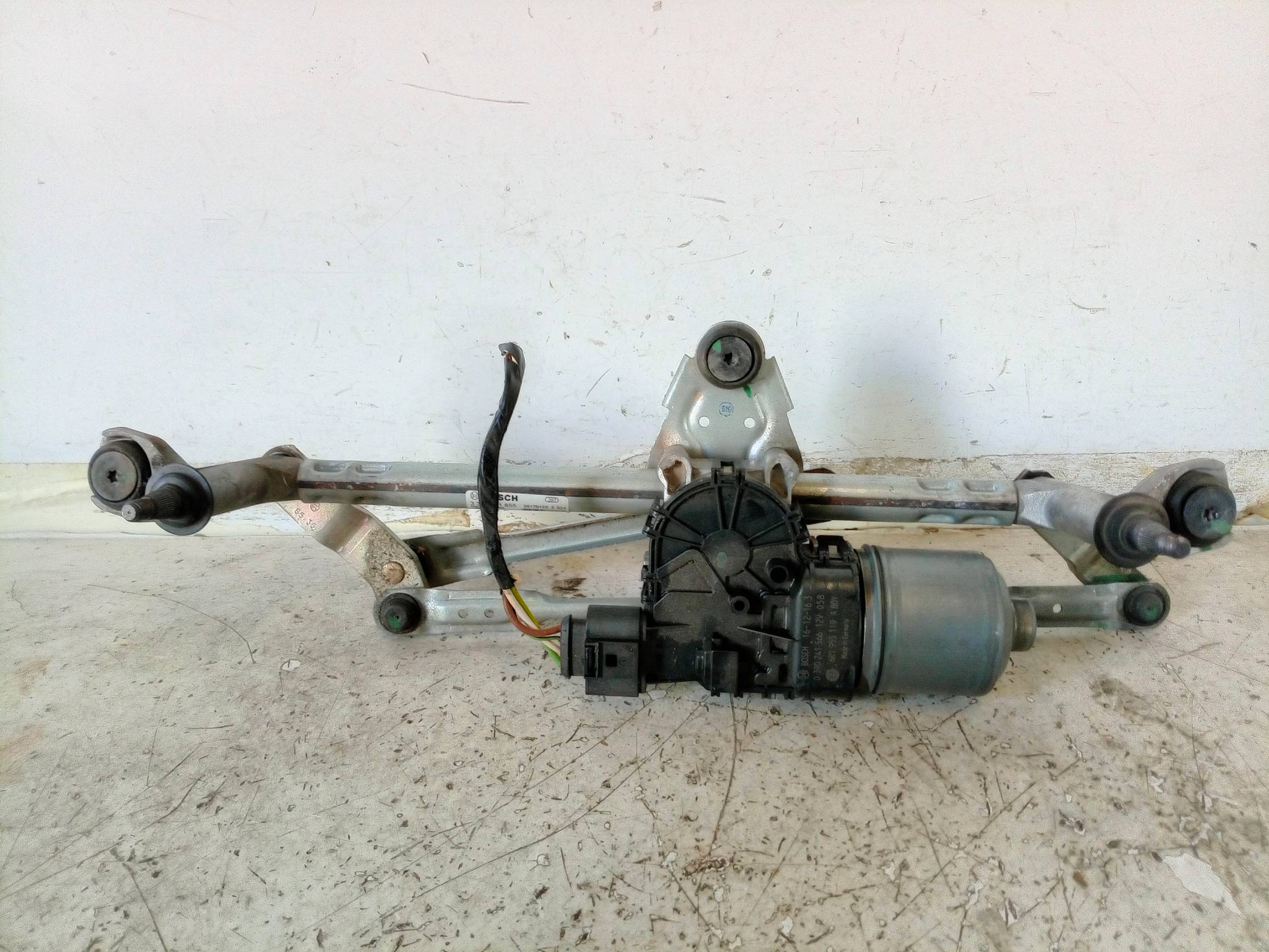 Meccanismo tergiparabrezza con motorino