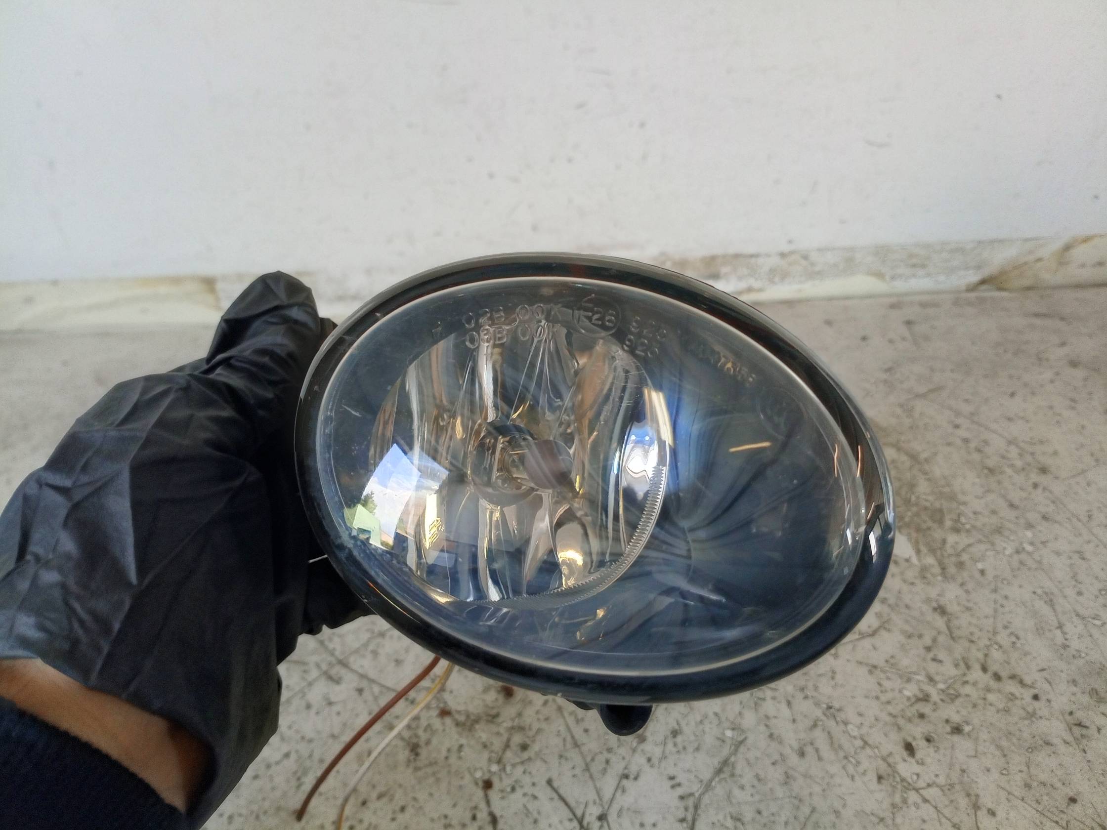 Proiettore fendinebbia dx.