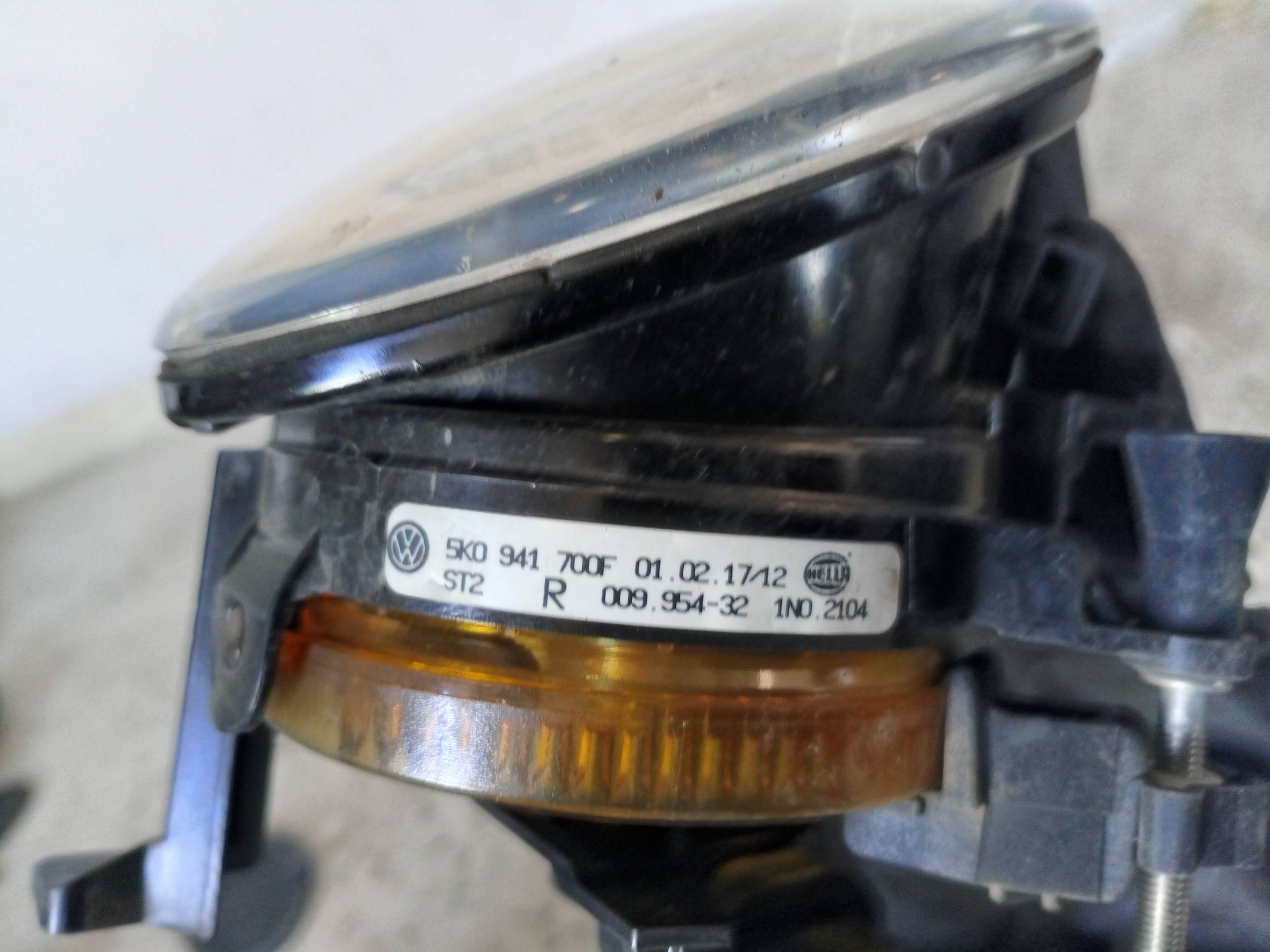 Proiettore fendinebbia dx.