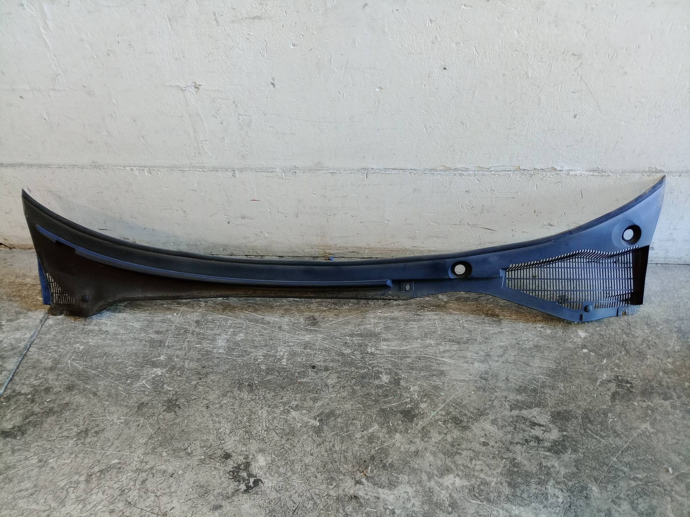 Griglia centr. sottoparabrezza Griglia centr. sottoparabrezza