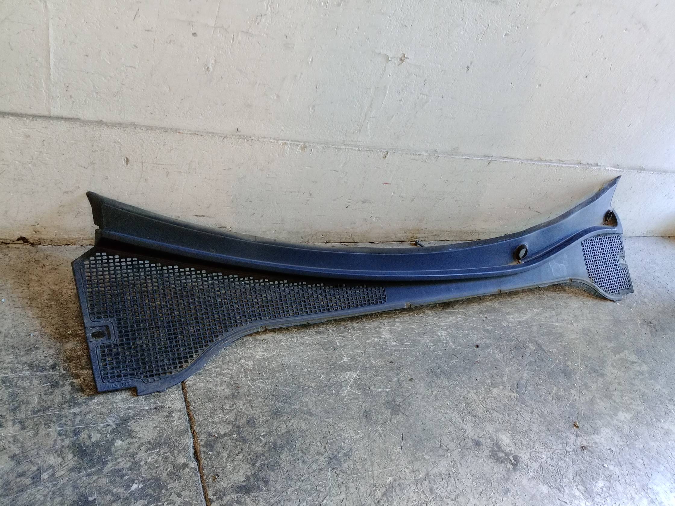 Griglia centr. sottoparabrezza