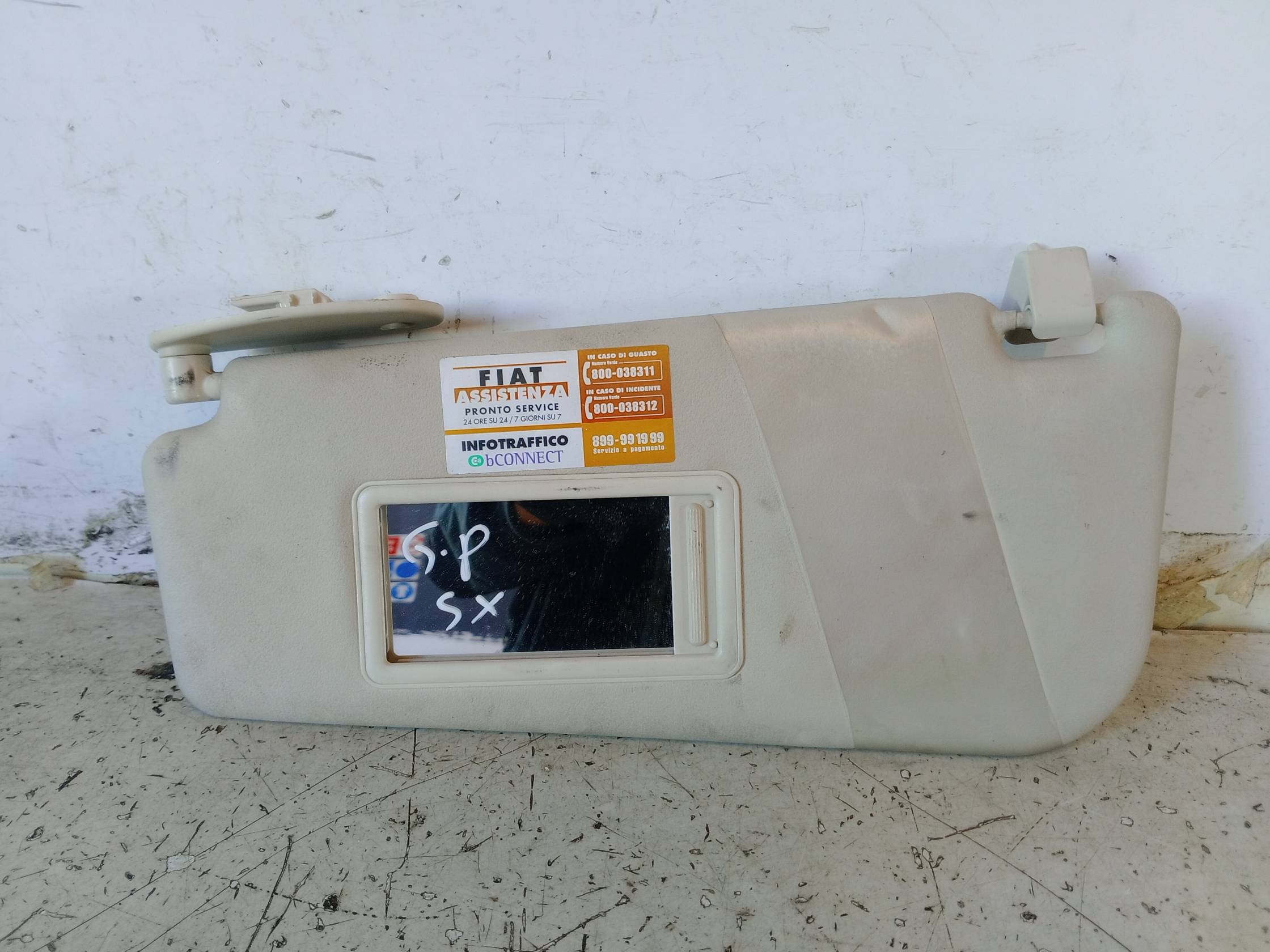 Aletta parasole parabrezza sx.