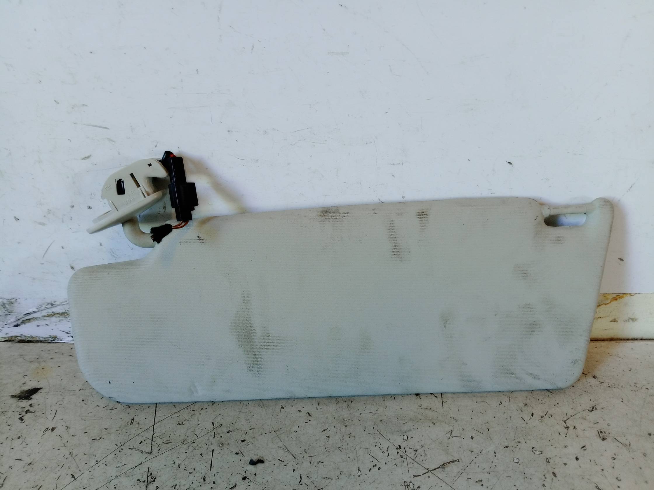 Aletta parasole parabrezza dx.