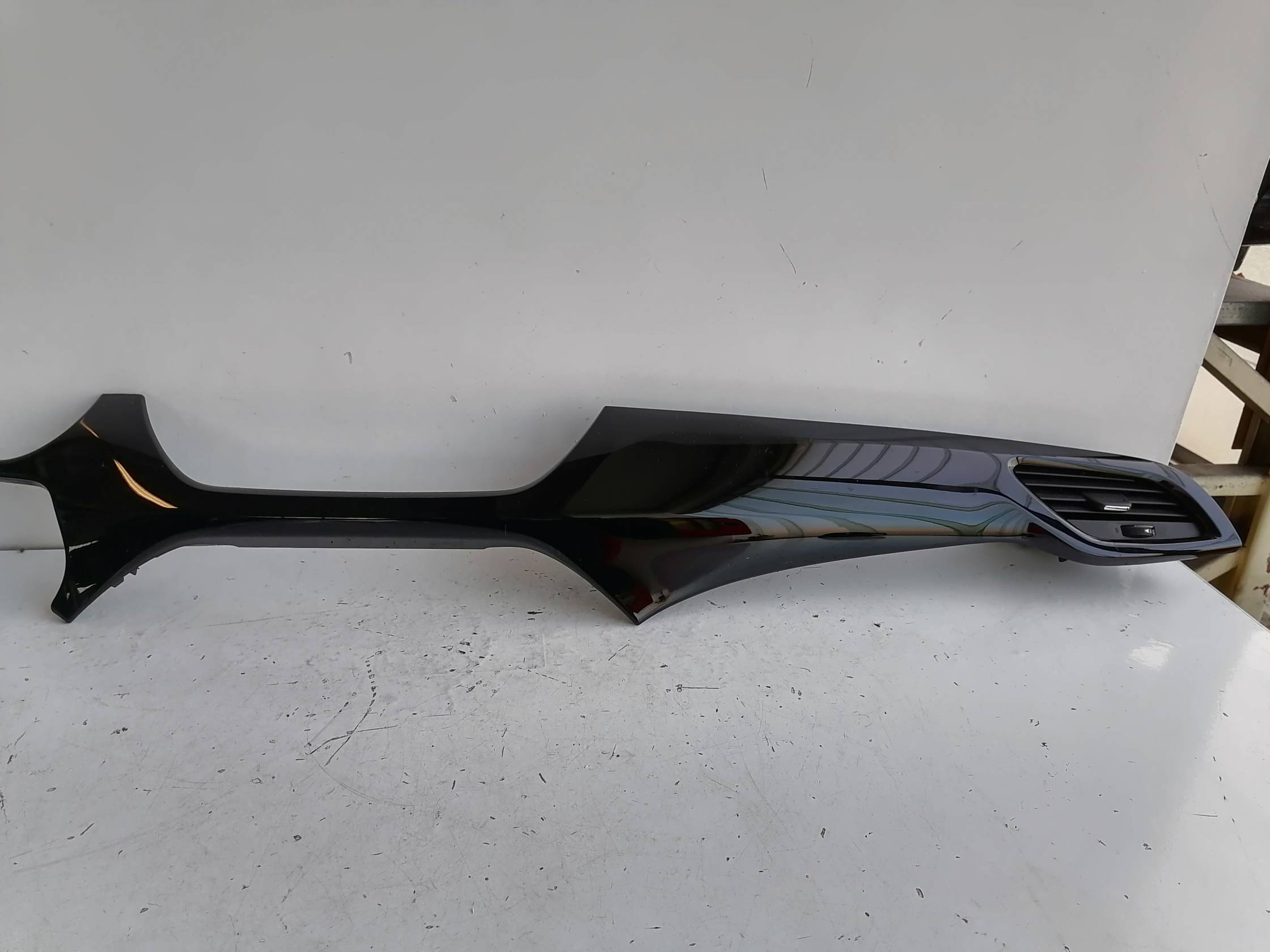 Bocchetta aria lat. cruscotto dx. Bocchetta aria lat. cruscotto dx.