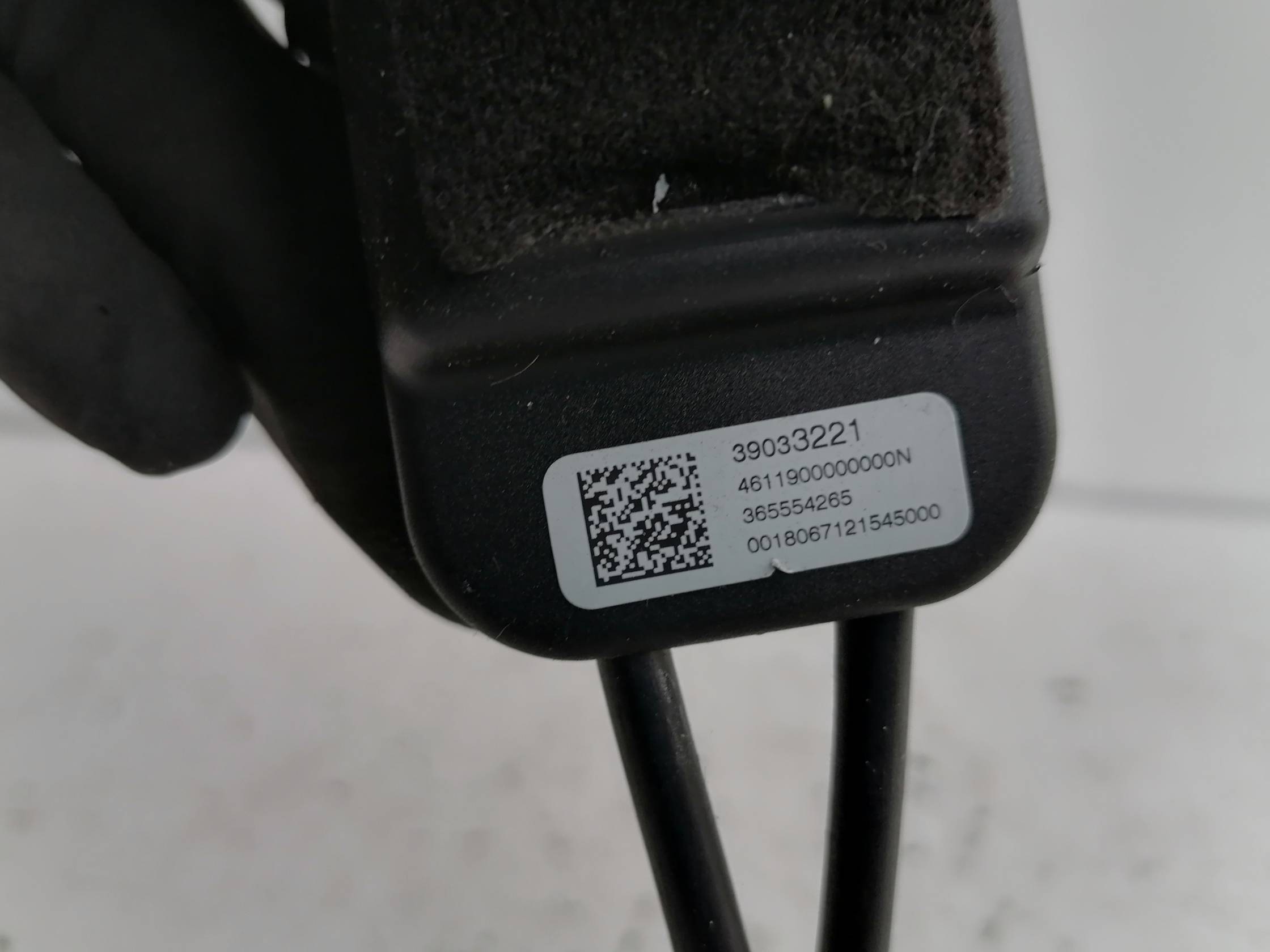 Aggancio cintura di sicurezza anteriore dx.