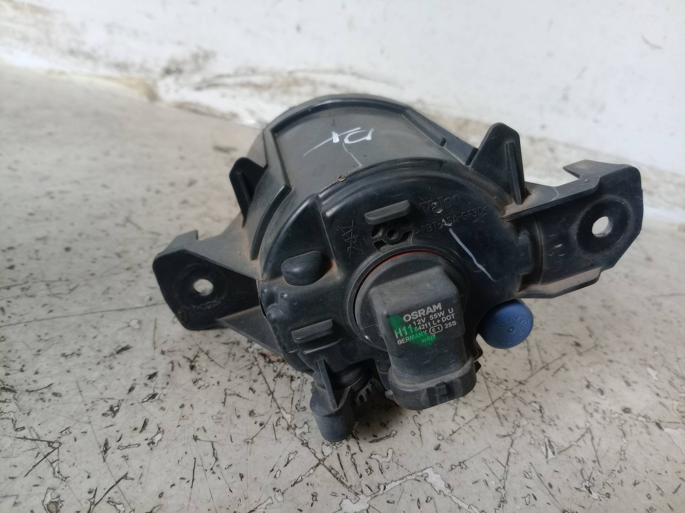 Proiettore fendinebbia dx.