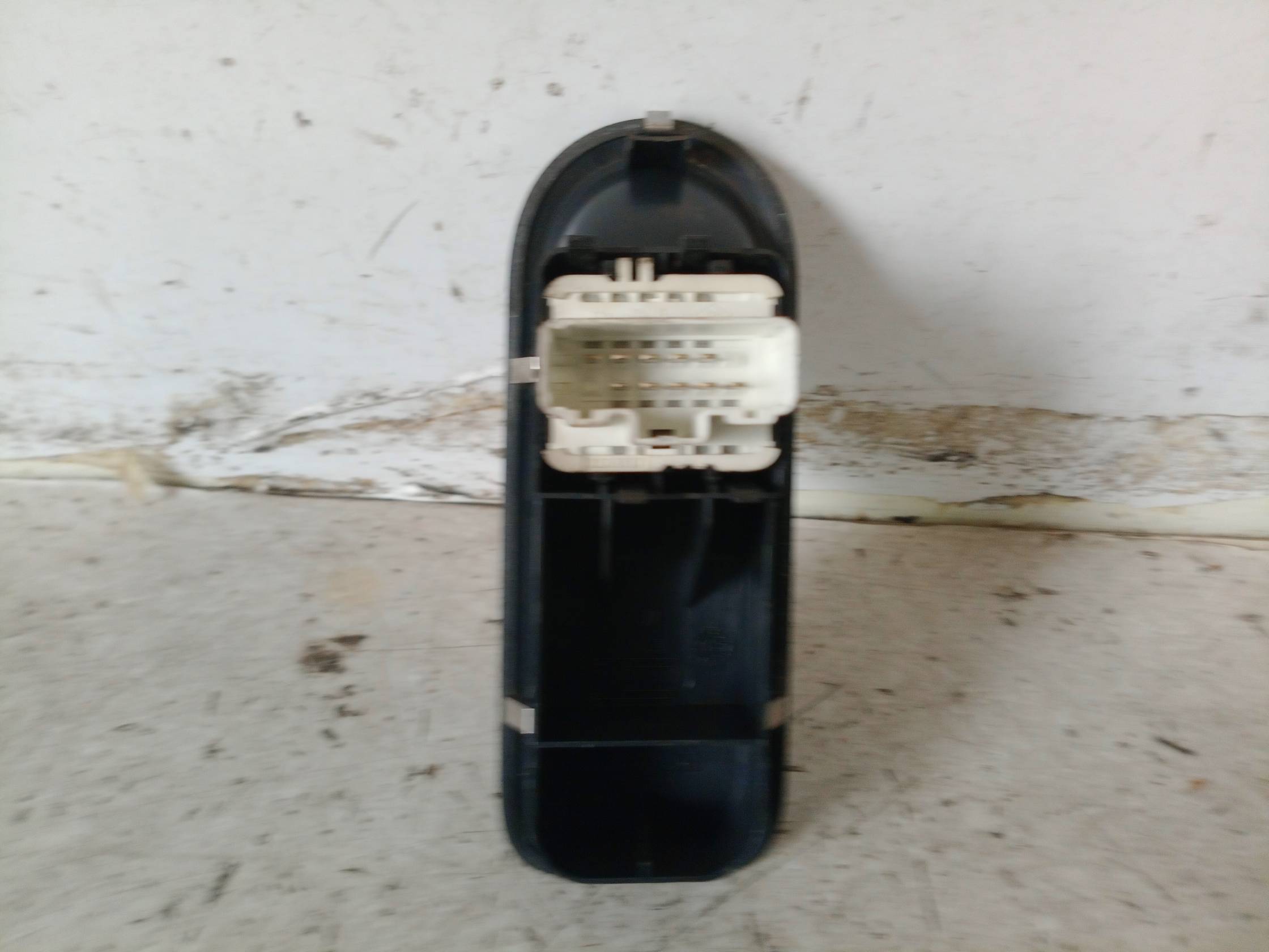 Interruttore alzacristalli porta ant. sx.