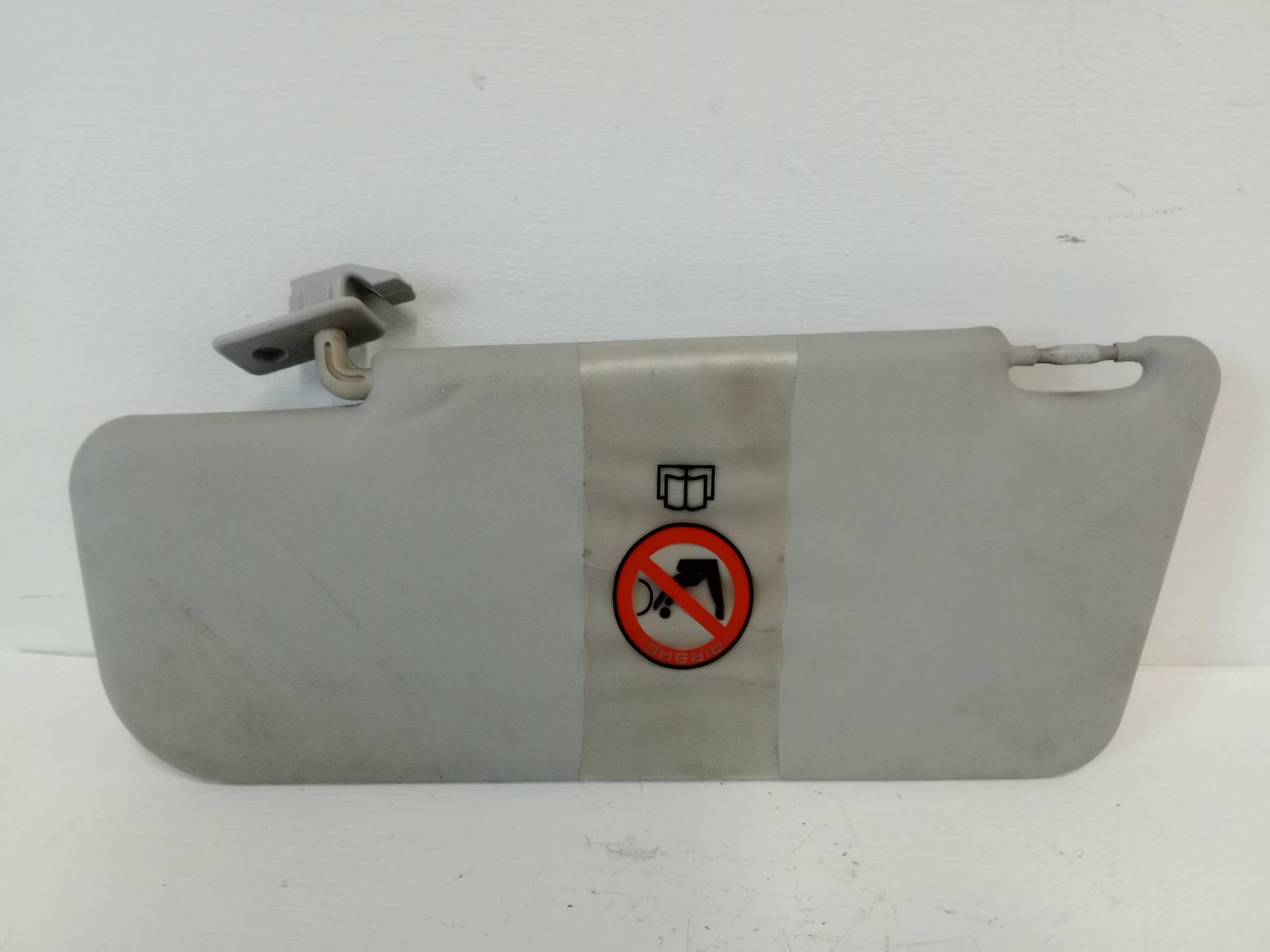 Aletta parasole parabrezza dx.