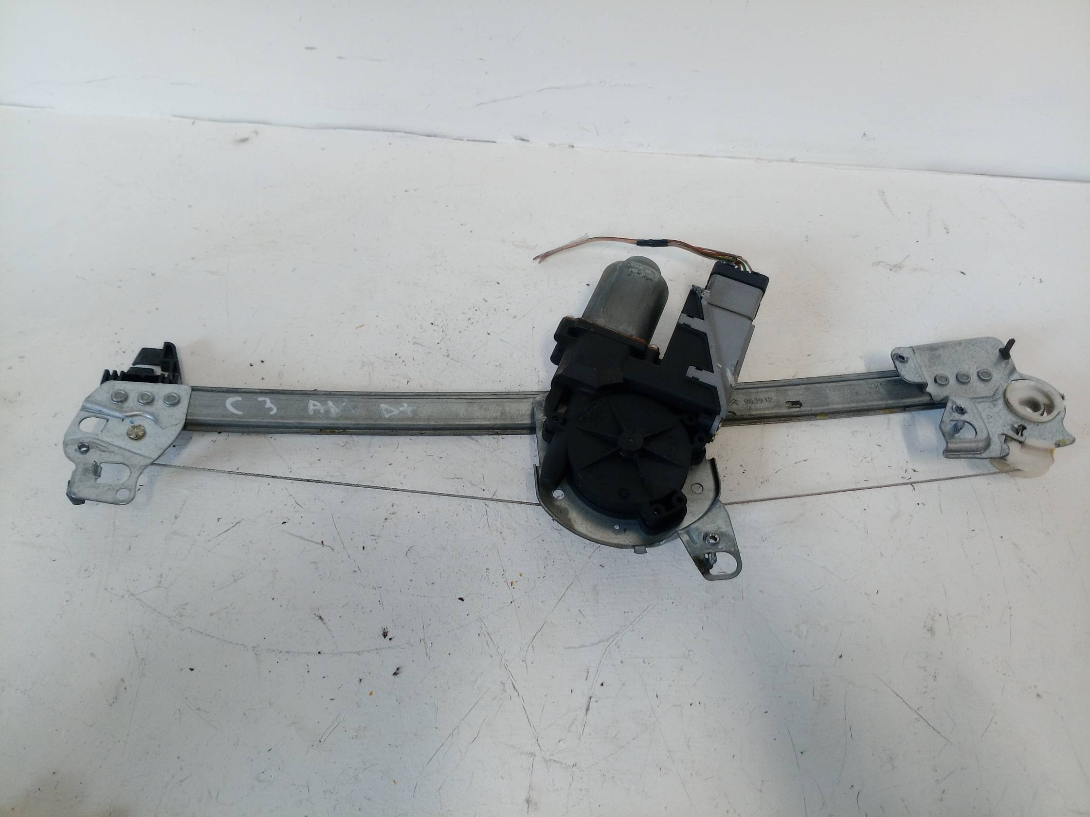 Alzacristallo elettr. porta ant. dx.