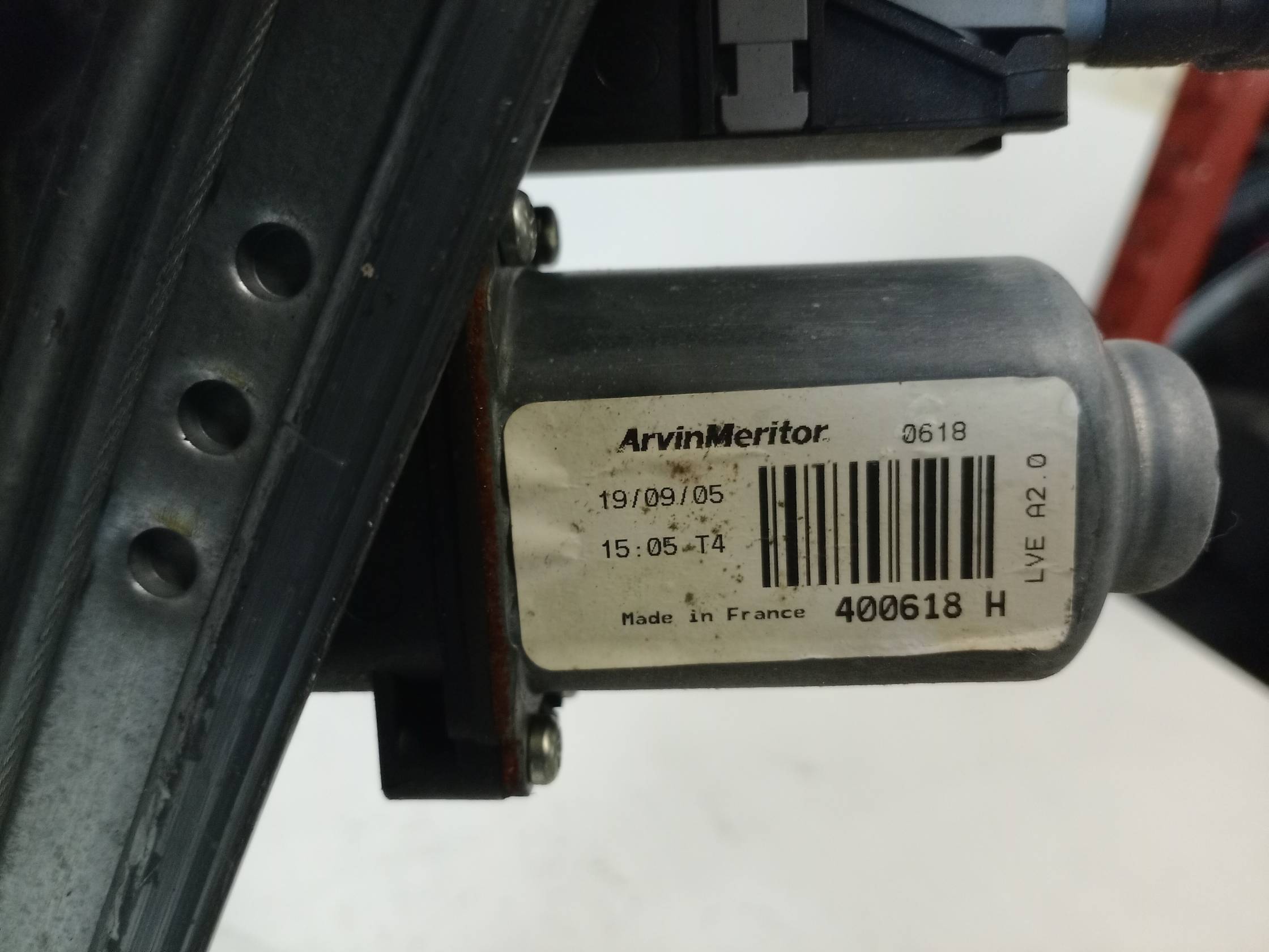 Alzacristallo elettr. porta ant. dx.