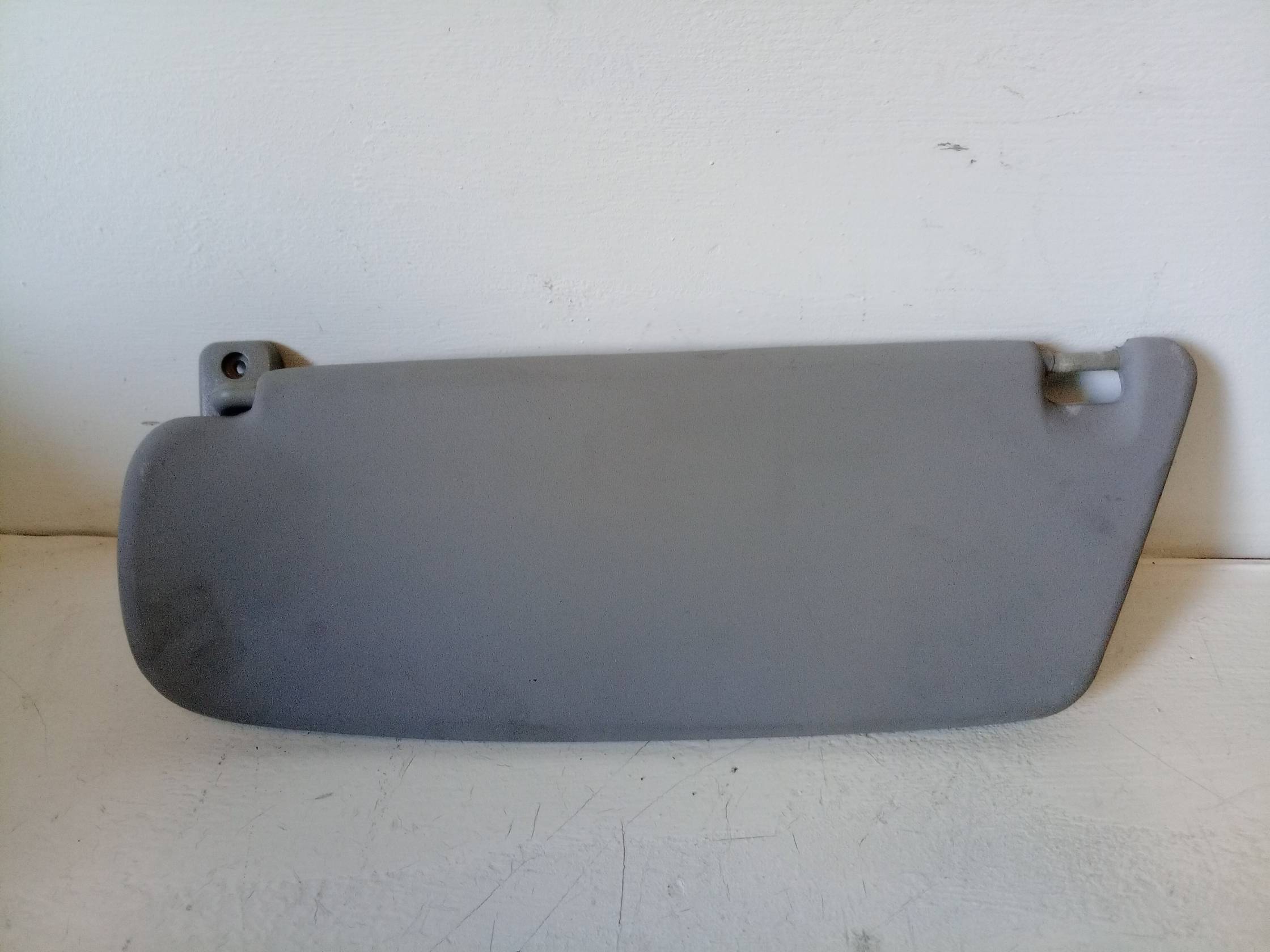 Aletta parasole parabrezza dx.