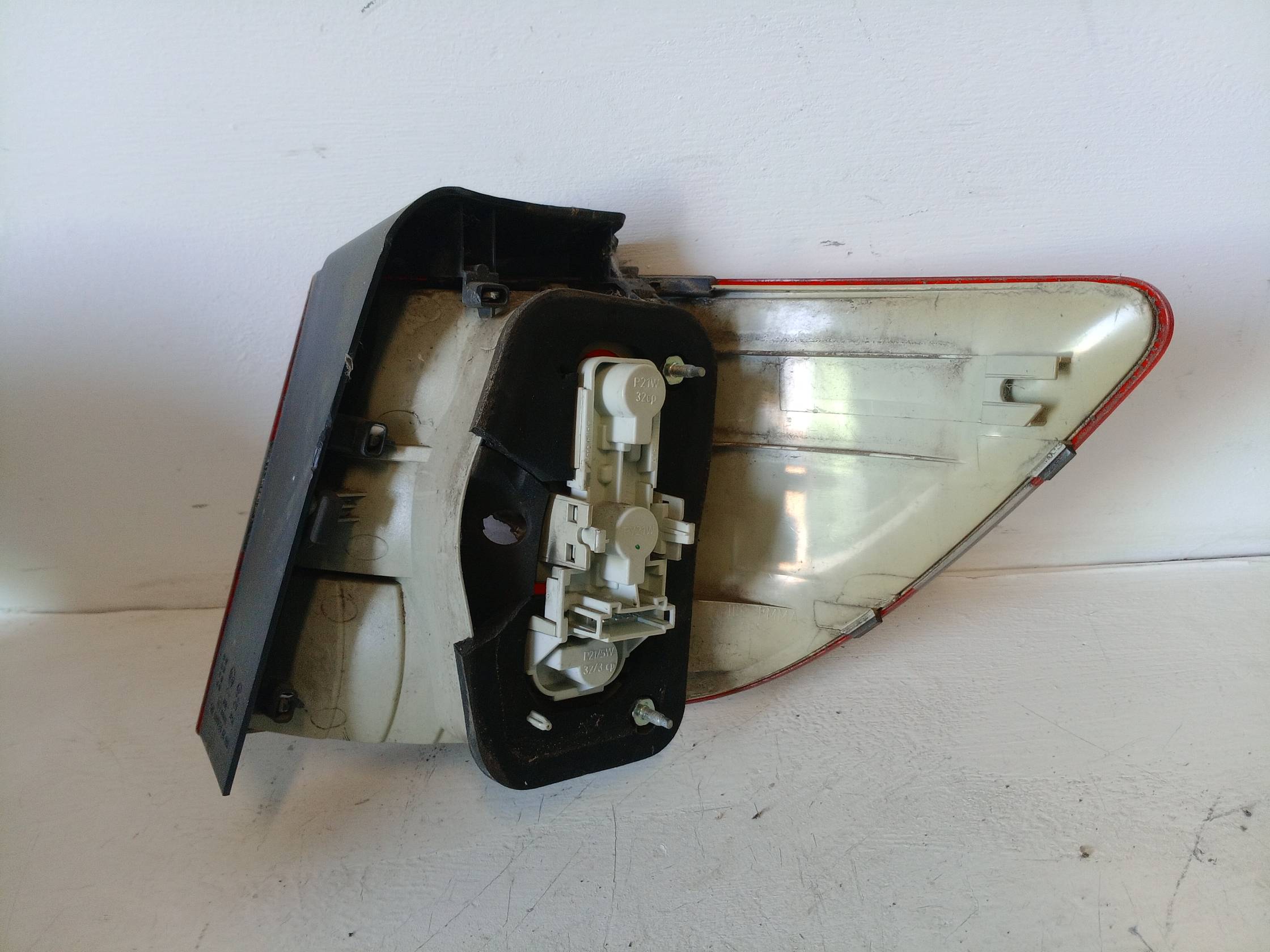 Fanale post. parte est. sx.