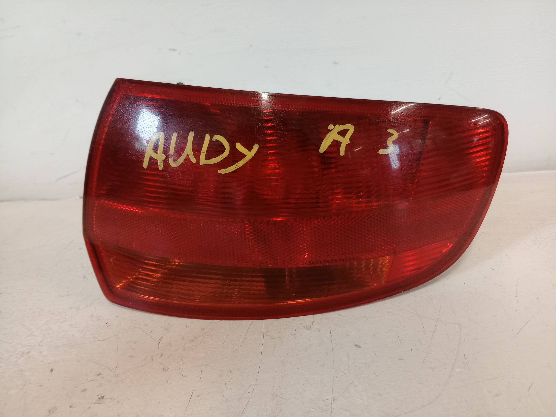 Fanale post. parte est. dx.