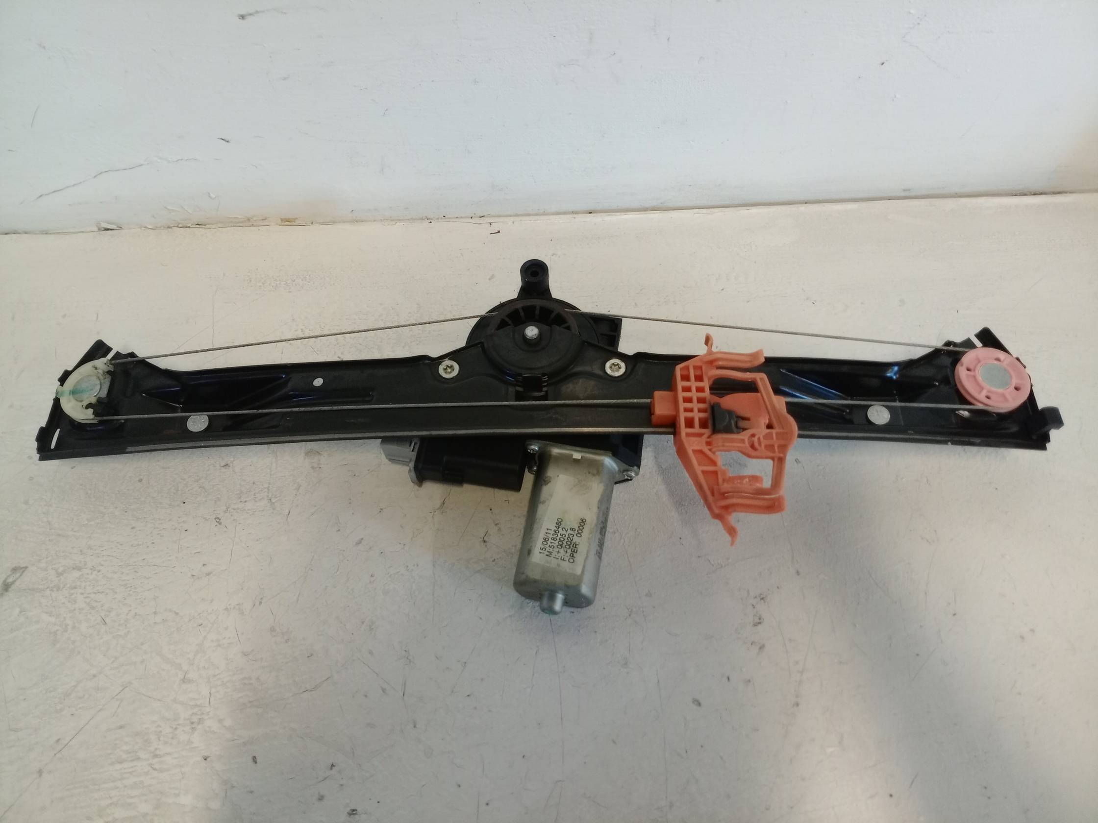 Alzacristallo elettr. porta ant. sx.