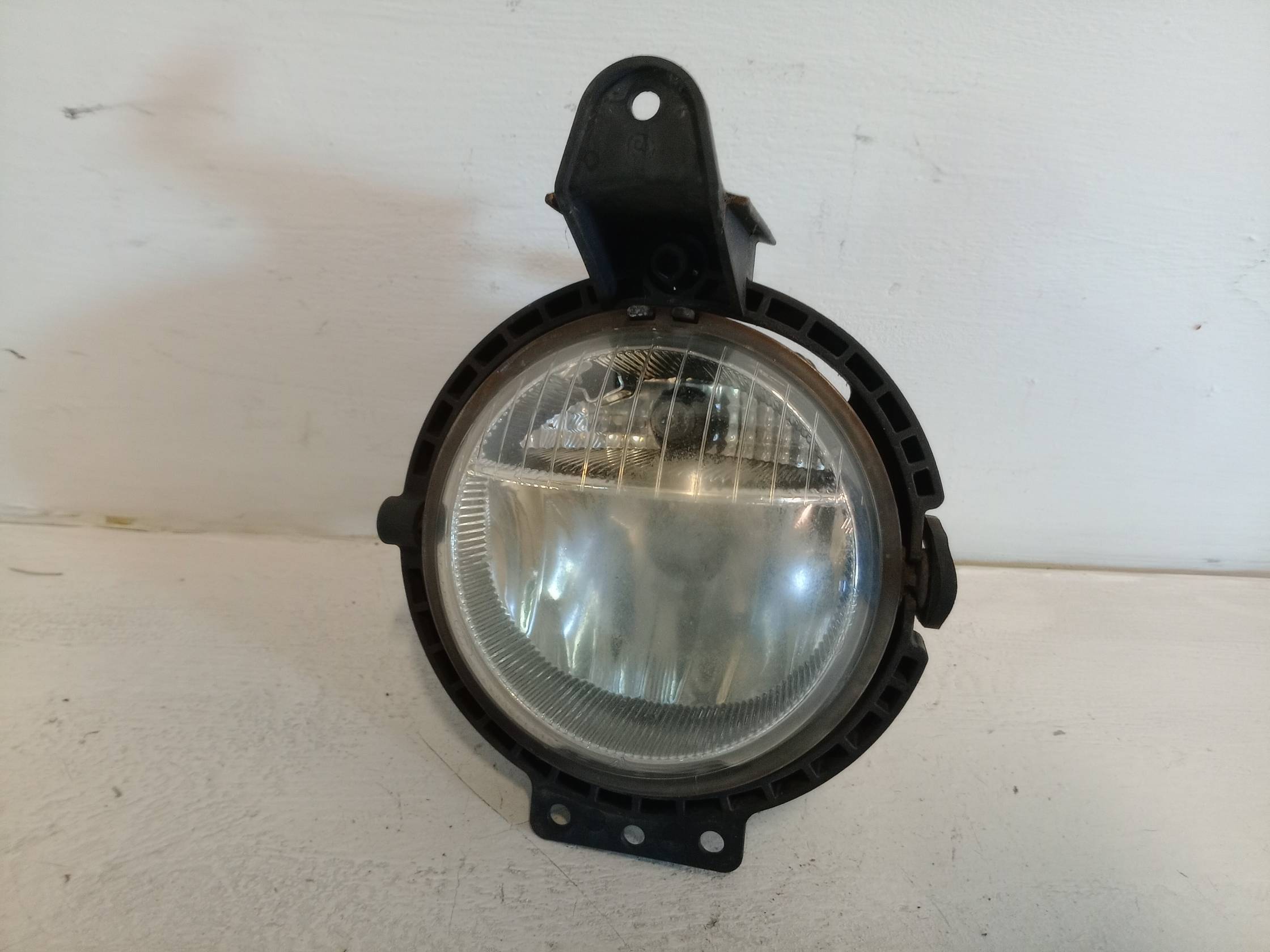 Proiettore fendinebbia sx.