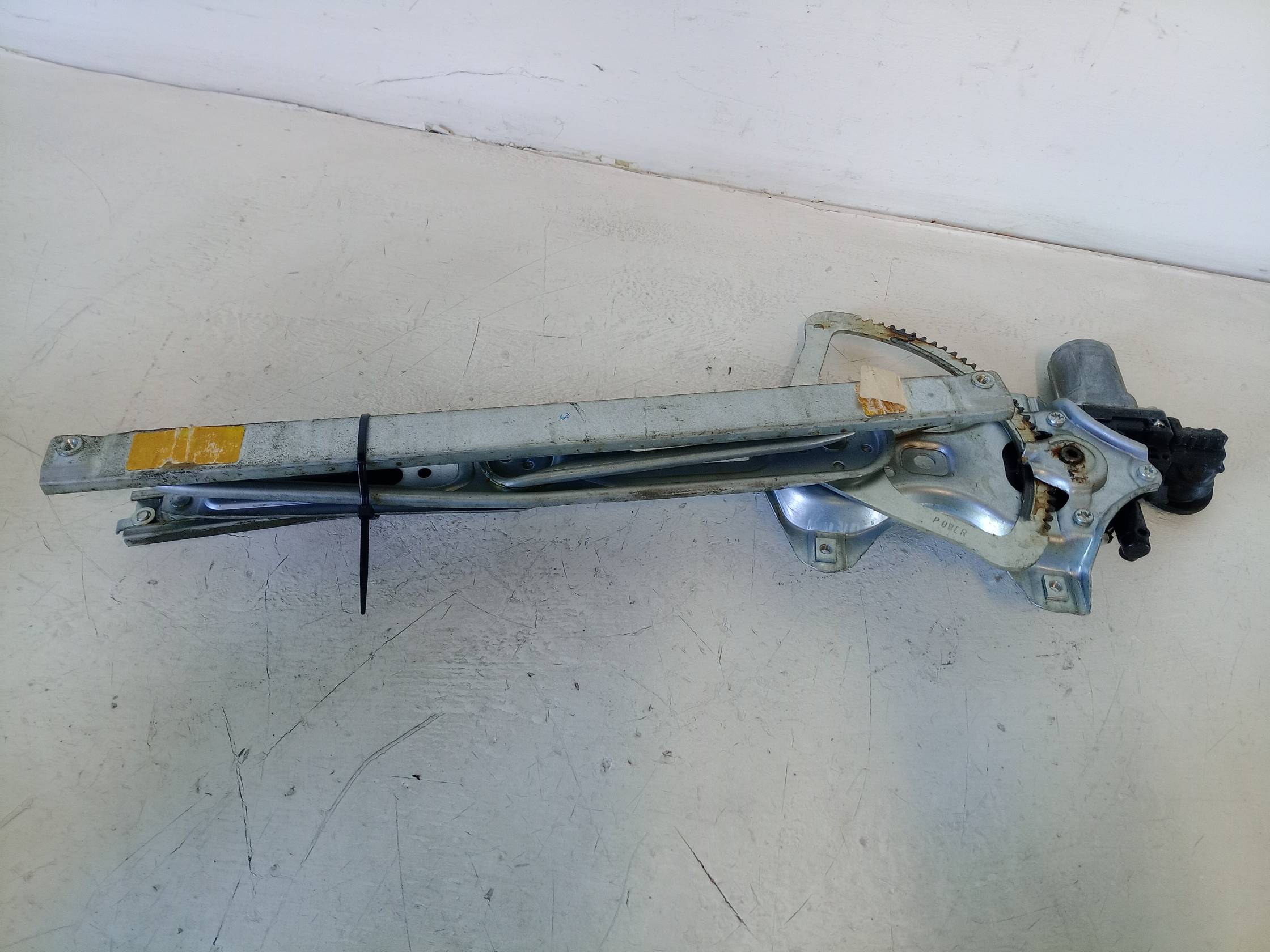 Alzacristallo elettr. porta ant. dx.