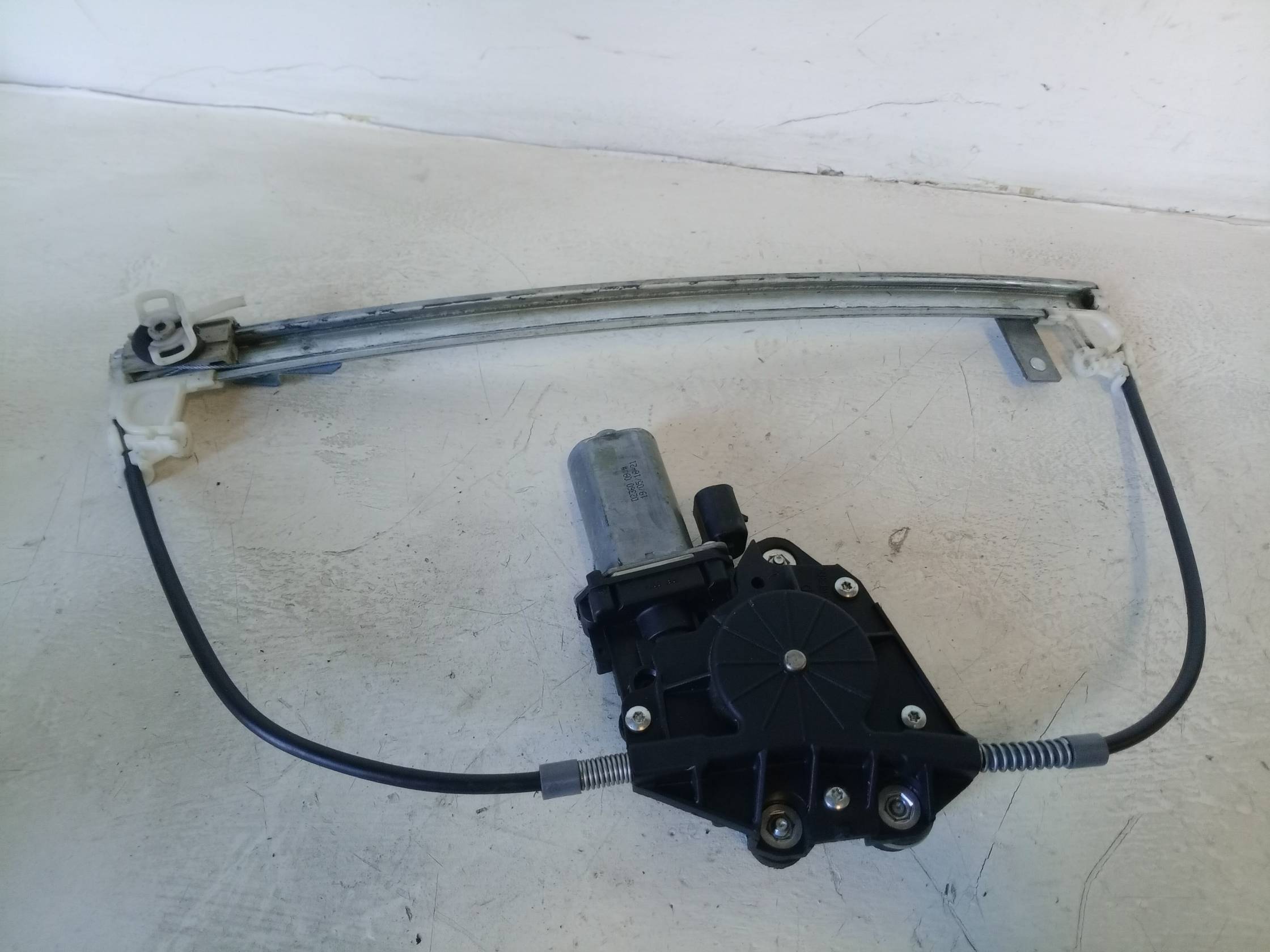 Alzacristallo elettr. porta ant. con motorino sx. Alzacristallo elettr. porta ant. con motorino sx.